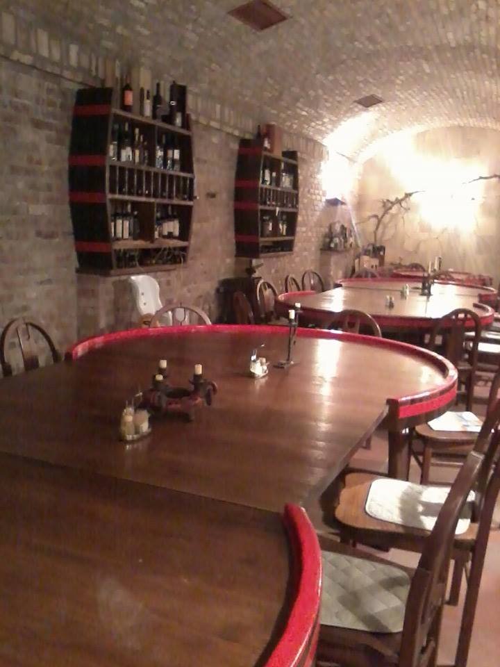 Azért van ott borospince is