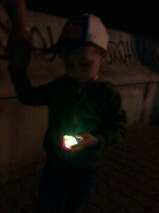 Boldogan a villogó "kütyüvel"