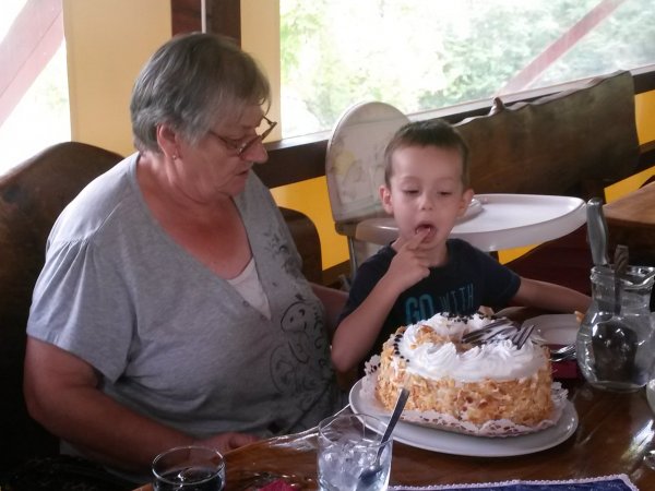 Van, aki nem bír várni...